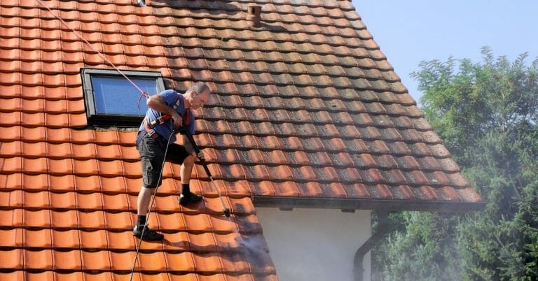 cleaning roof